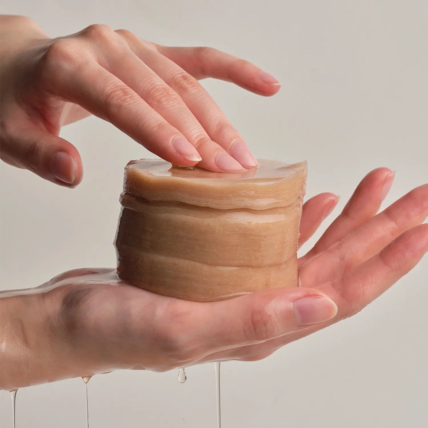 Acwell Licorice pH Balancing Toner Pads in a sealed tub with pre-soaked cotton rounds